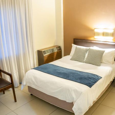 Elgro Hotel פוצ'פסטרום מראה חיצוני תמונה