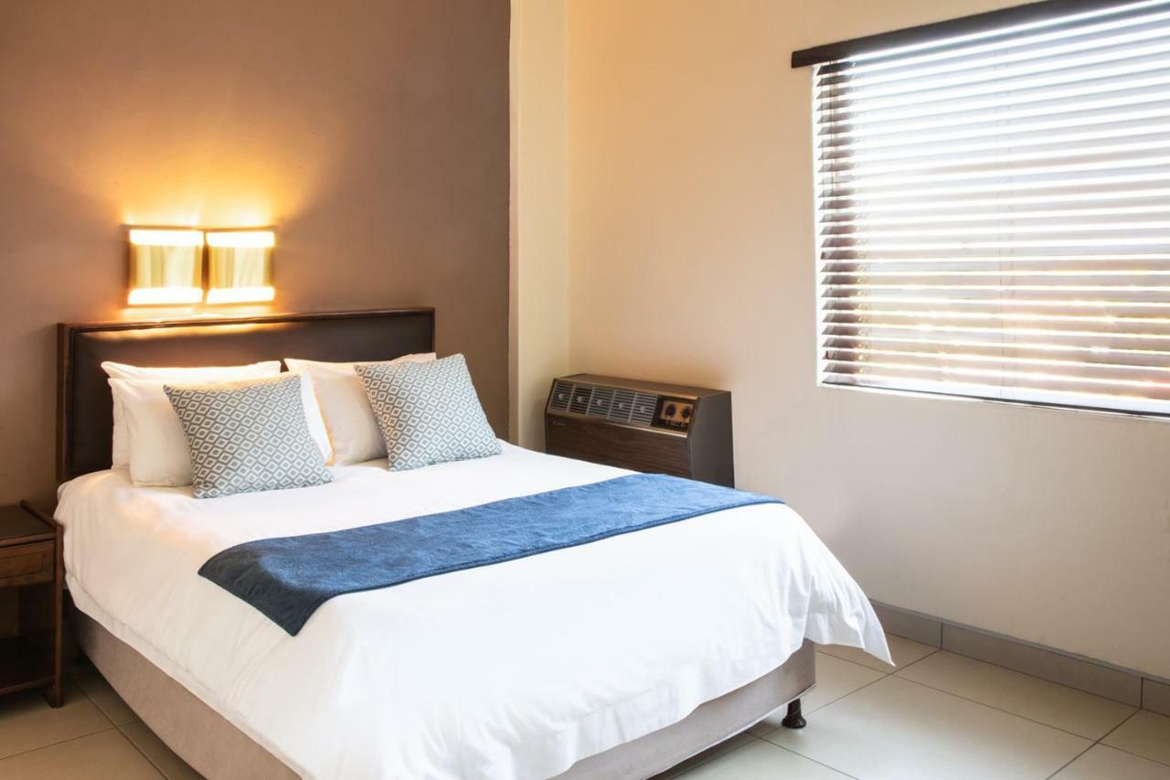 Elgro Hotel פוצ'פסטרום מראה חיצוני תמונה