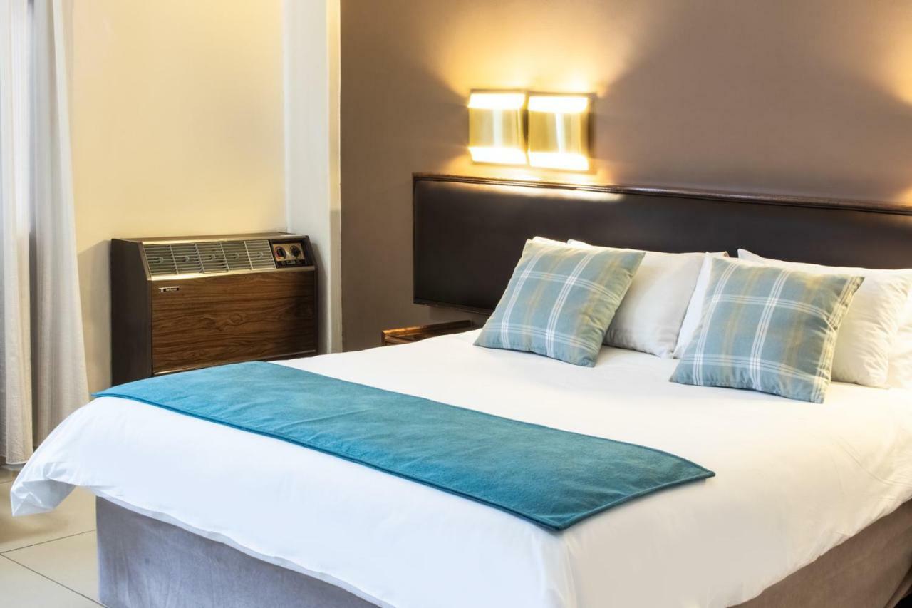 Elgro Hotel פוצ'פסטרום מראה חיצוני תמונה
