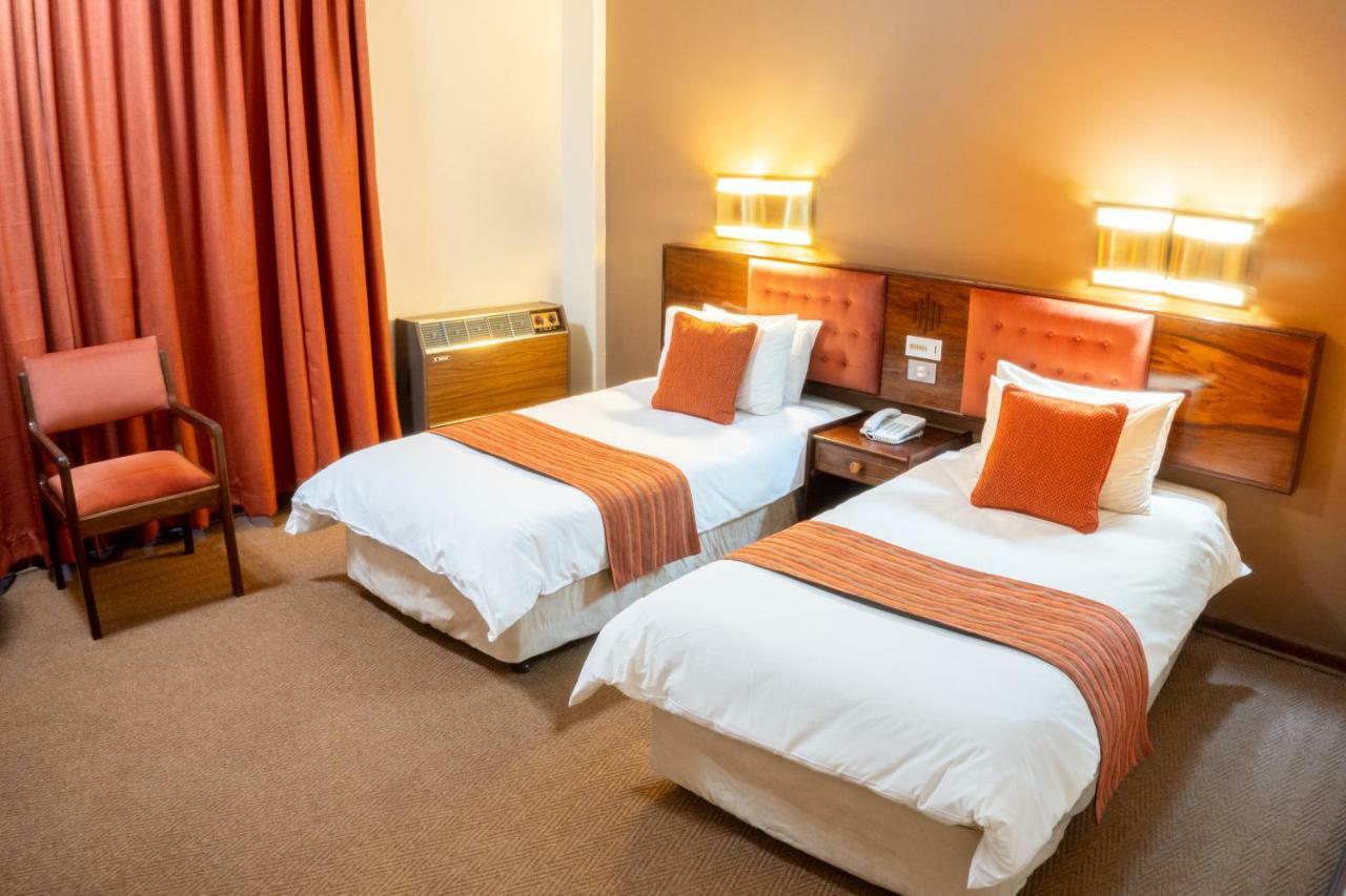 Elgro Hotel פוצ'פסטרום מראה חיצוני תמונה