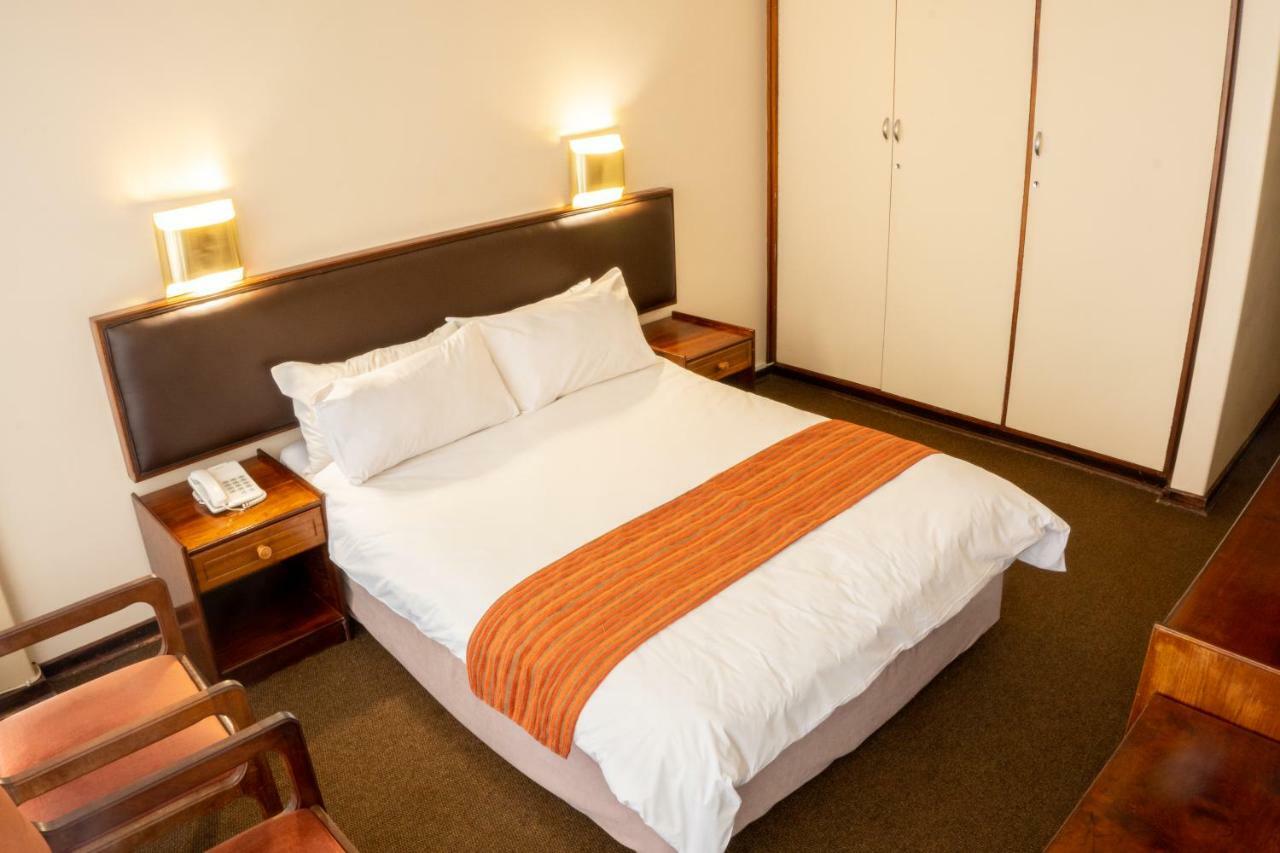 Elgro Hotel פוצ'פסטרום מראה חיצוני תמונה